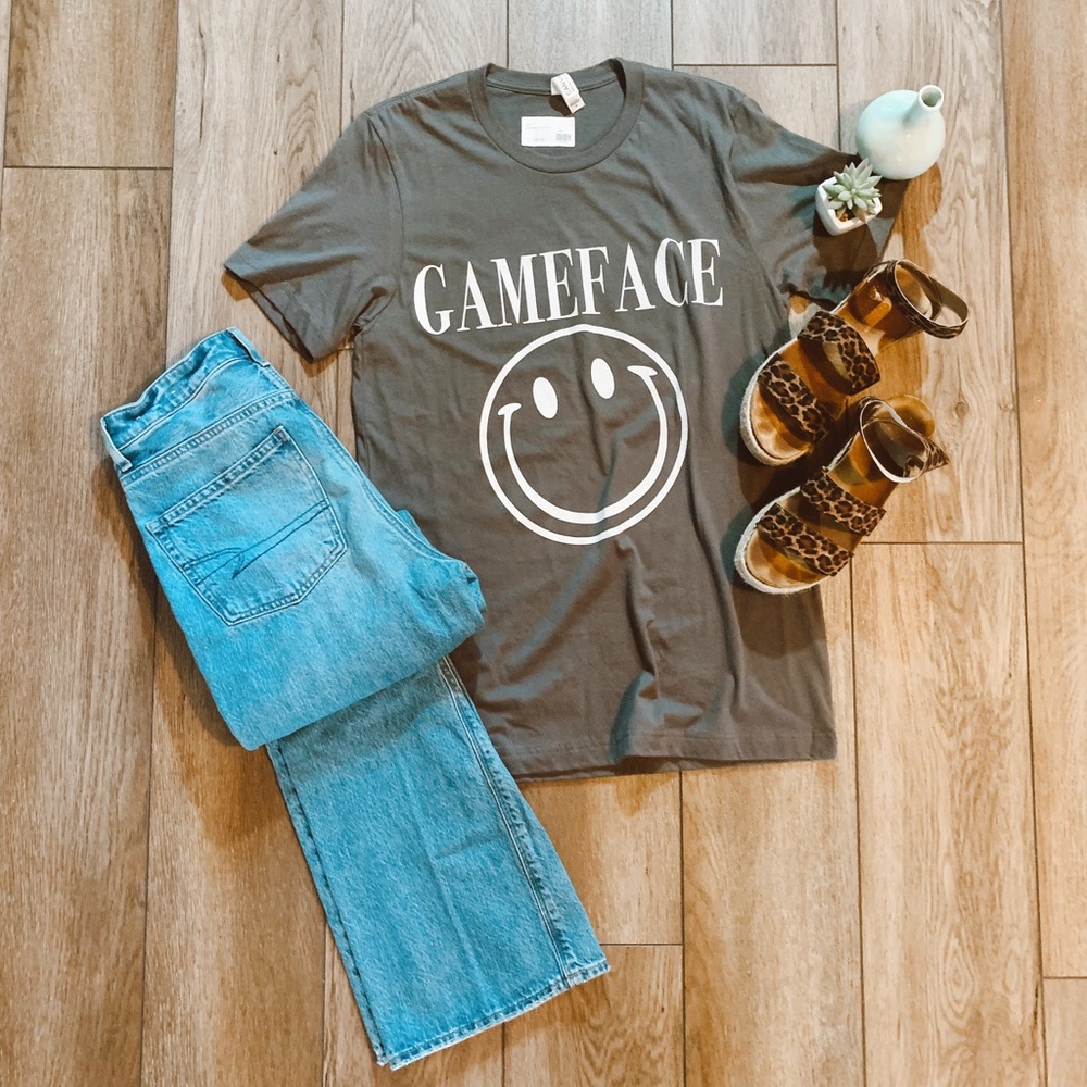 Classic happy face graphic tee